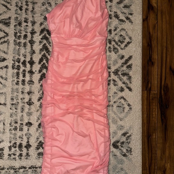 Elegant Pink One-Shoulder Dress - Picture 2 of 3